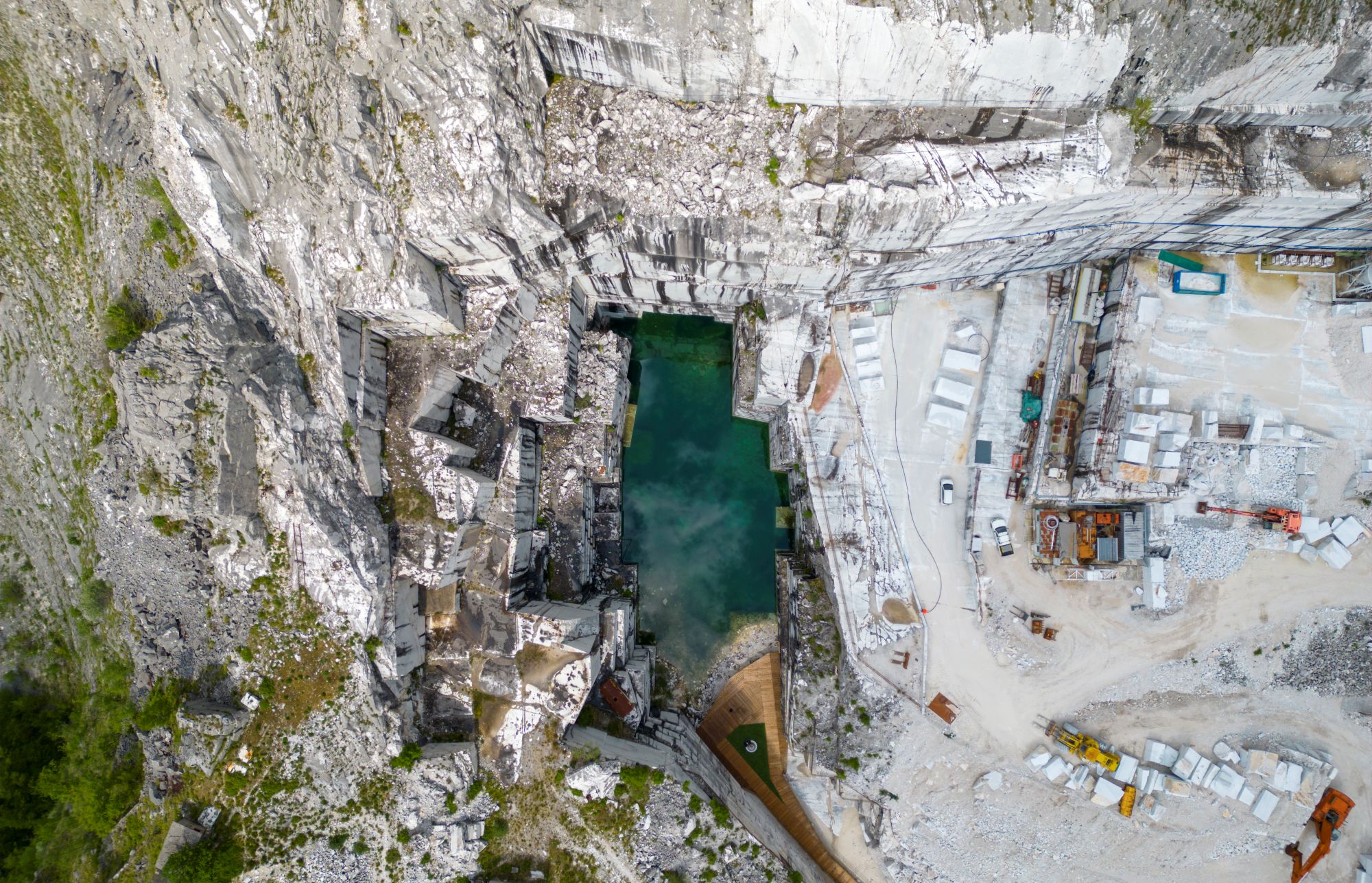 Restoring A Quarry While Safeguarding Valuable Mineral Resources